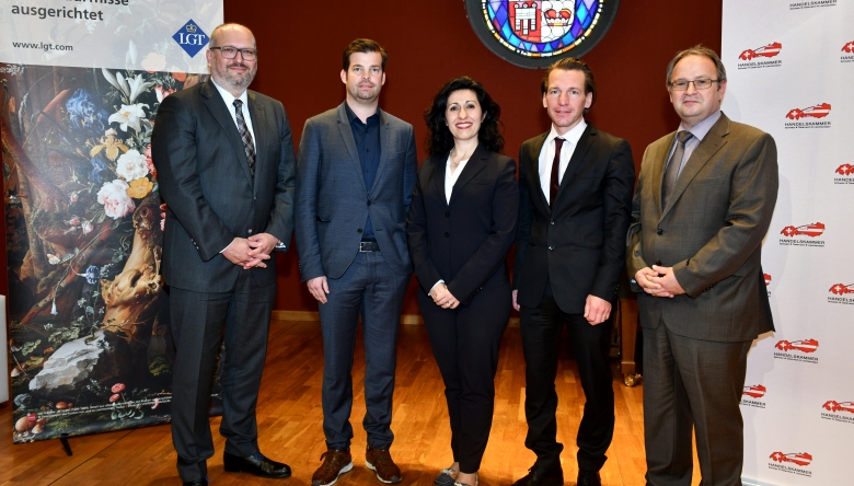 Das Podium: Peter Beck, Mathias Burtscher, Arzu Tschütscher, Rolf Geiger, Henrik Caduff
