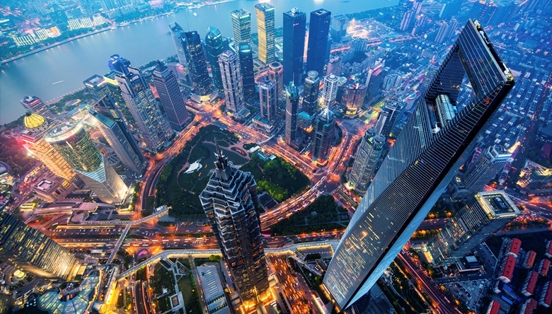 Skyline von Shanghai bei Nacht ©iStock by getty/E+