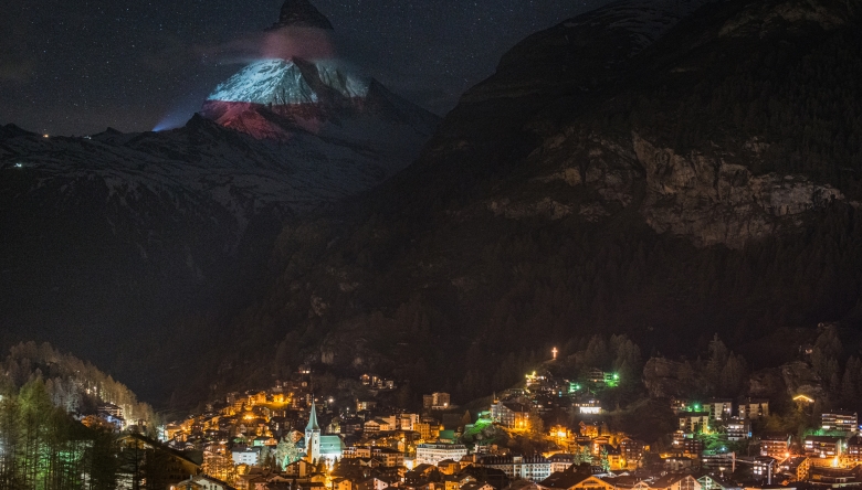 © Light Art by Gerry Hofstetter / Foto Michael Portmann Matterhorn