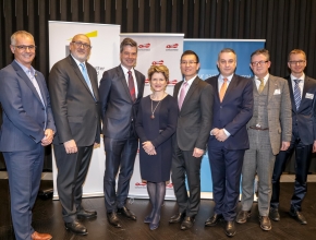 V.l.n.r.: Martin Zehnder, Andreas Matthä, Peter Fischer, Marie-Gabrielle Ineichen-Fleisch, Gao Xingle, Jozef Sikela, Urs Weber, Christoph Harreither Gastgeber und Speaker der Top Speakers Lounge