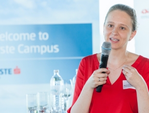 Melanie Ambros von Zühlke Engineering präsentiert den Medical Digital Twin. (Foto: HKSÖL/MIKES) Melanie Ambros von Zühlke Engineering präsentiert den Medical Digital Twin. (Foto: HKSÖL/MIKES)