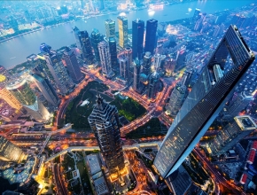 Skyline von Shanghai bei Nacht ©iStock by getty/E+