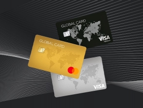 Kreditkarten auf schwarzem Hintergrund (Bild © Corner Card)