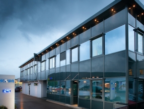 Foto des Gebäudes der Firma HERWA Multiclean GmbH (Foto: Adomo Beteiligungs GmbH)