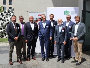 v.l.n.r. Michael Pérez (LAWCO.), Urs Weber (HKSÖL), Alexander Riklin (ALCAR Holding), Nikolaus Kawka (Zühlke Engineering (Austria)), Peter Laggner (Trimetis), Heinz Felsner (EFH Beteiligung), Oliver Lehmann (ISTA) und Markus Wanko (ISTA)