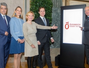 Der Vorstand des Vereins "Österreich verbindet Welten“: Wolfgang Hesoun, Gerlinde Layr-Gizycki, Gabriela Spiegelfeld, Dr. Stefan Fida und Geschäftsführer Rudolf Semrad (Foto: ©leadersnet.at / C. Mikes)