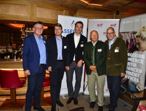 v.li.n.re.: Urs Weber (Generalsekretär HKSÖL) , Dieter Bartl (Assepro Management AG), Michal Spiller (Lindt & Sprüngli Austria GmbH), Heinz Felsner (Präsident HKSÖL), Claus Widrig (Leaders Solutions) Urs Weber (Generalsekretär HKSÖL) , Dieter Bartl (Assepro Management AG), Michal Spiller (Lindt & Sprüngli Austria GmbH), Heinz Felsner (Präsdient HKSÖL), Claus Widrig (Leaders Solutions)