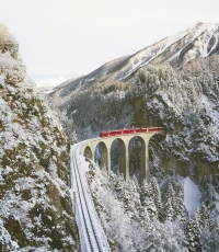 Bahn in den Bergen